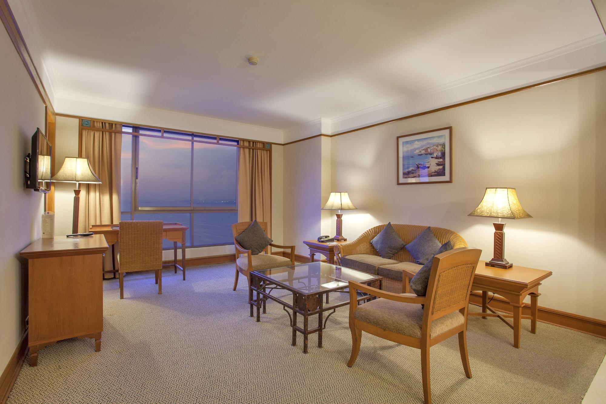 كولتشان باتايا بيتش ريزورت المظهر الخارجي الصورة A suite at the Hilton Tokyo