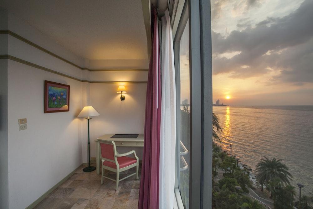 كولتشان باتايا بيتش ريزورت المظهر الخارجي الصورة A room at the hotel