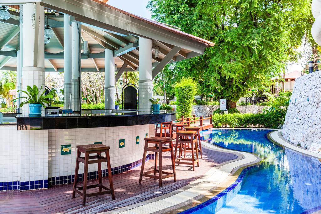 كولتشان باتايا بيتش ريزورت المظهر الخارجي الصورة The swimming pool at the hotel
