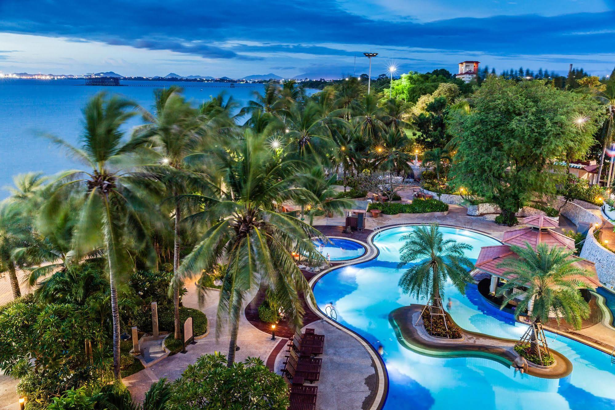 كولتشان باتايا بيتش ريزورت المظهر الخارجي الصورة The pool at the Royal Paradise Hotel & Spa