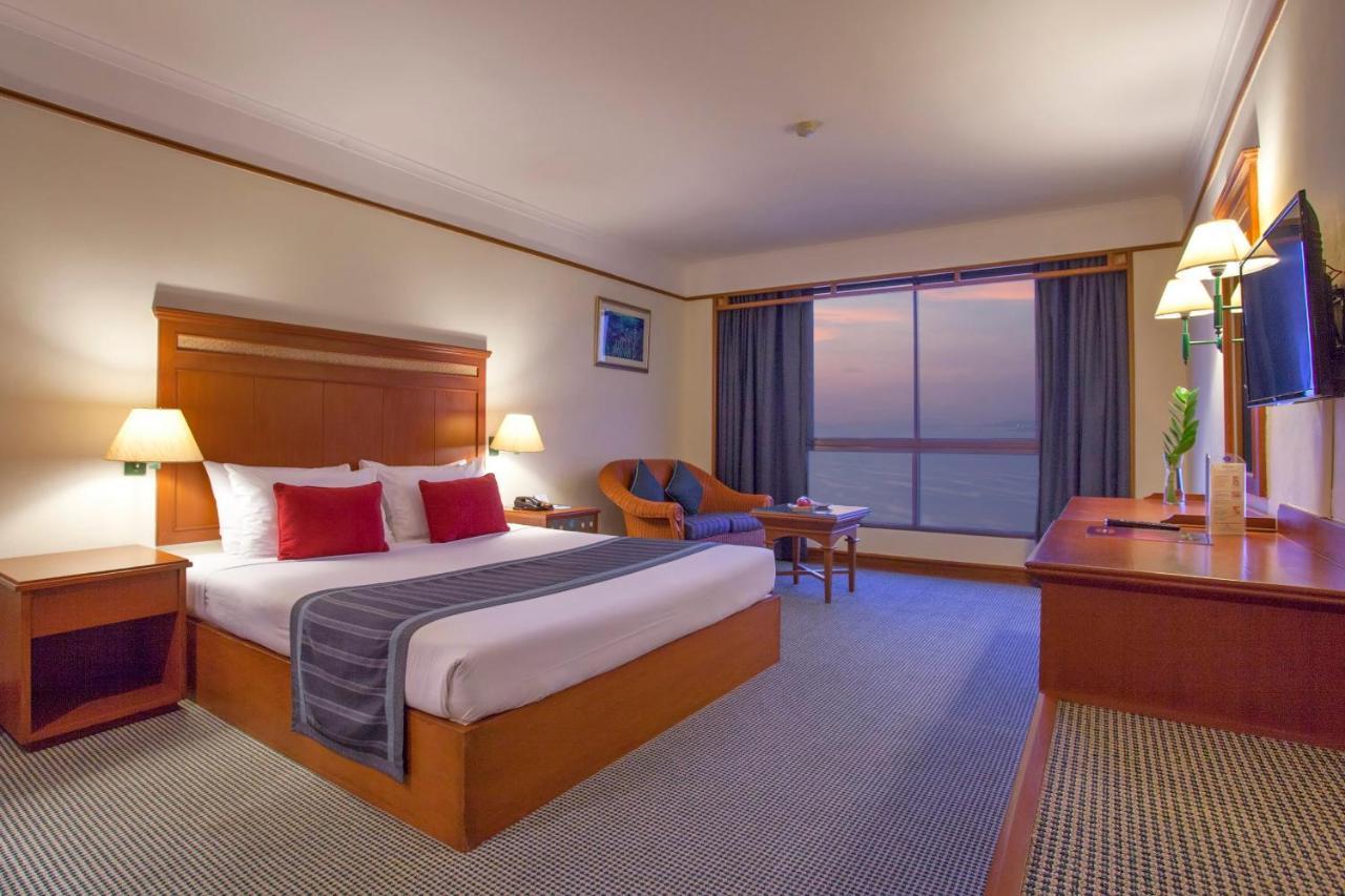 كولتشان باتايا بيتش ريزورت المظهر الخارجي الصورة A room at the hotel