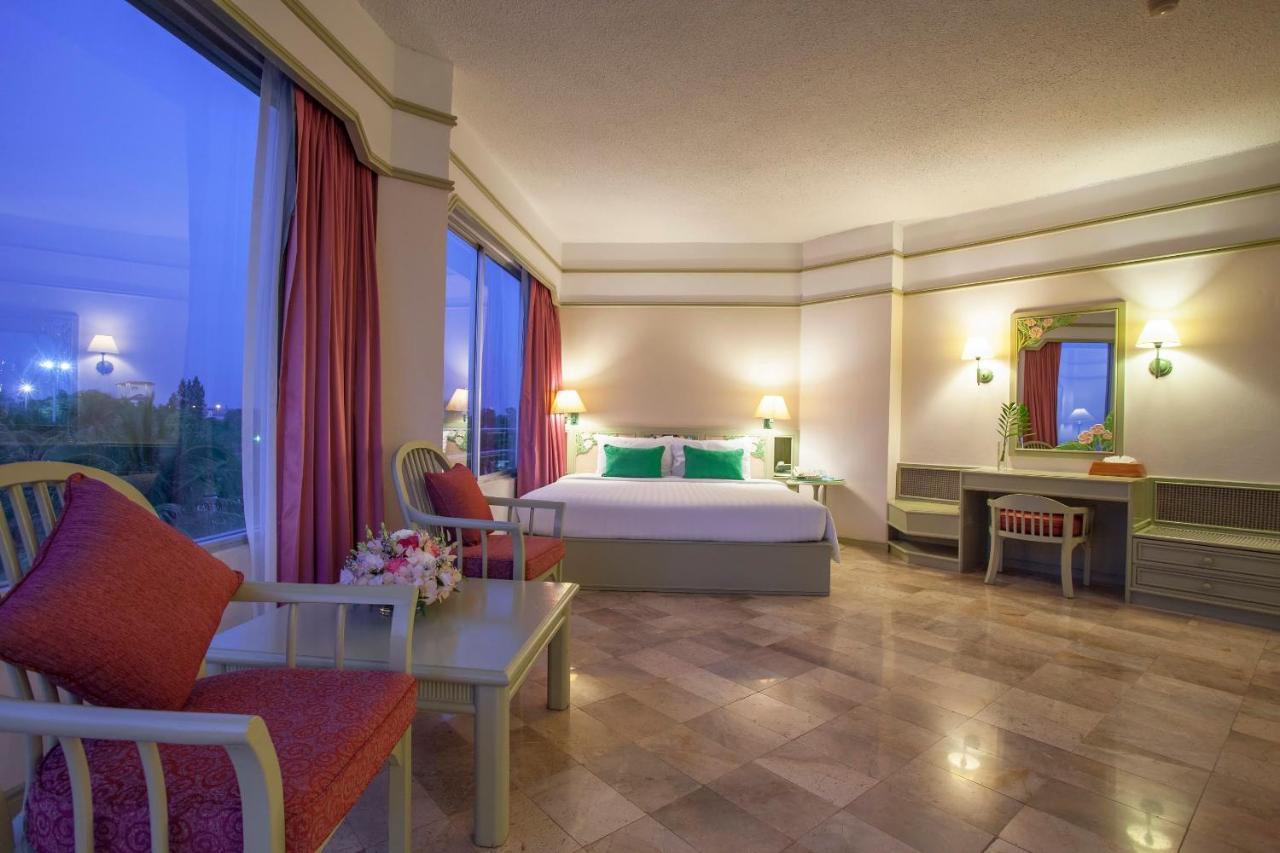 كولتشان باتايا بيتش ريزورت المظهر الخارجي الصورة A suite at the hotel
